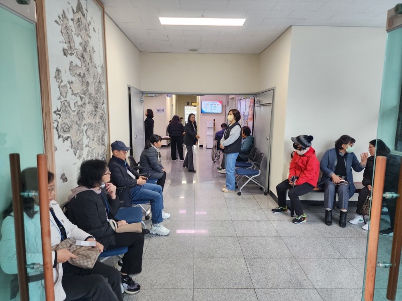 [크기변환]3-2. 관련사진(거제시, 2025년 (일반형) 장애인일자리사업 면접 성료 1).jpg