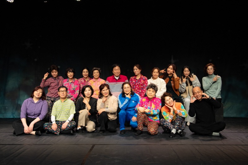 [크기변환]13-4. 관련사진(고현동 도시재생 시민연극단 ‘이음’ 첫 공연 성료 3).jpg