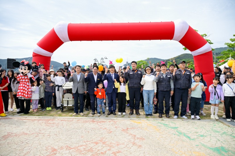 [크기변환]관련사진(변광용 거제시장 어린이날 행사 참석)(1).jpg