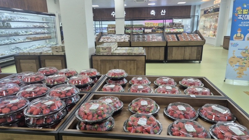 [크기변환]2-2. 관련사진(거제시, 거제로컬 누리센터 5월 27일 정식개장! 1).jpg