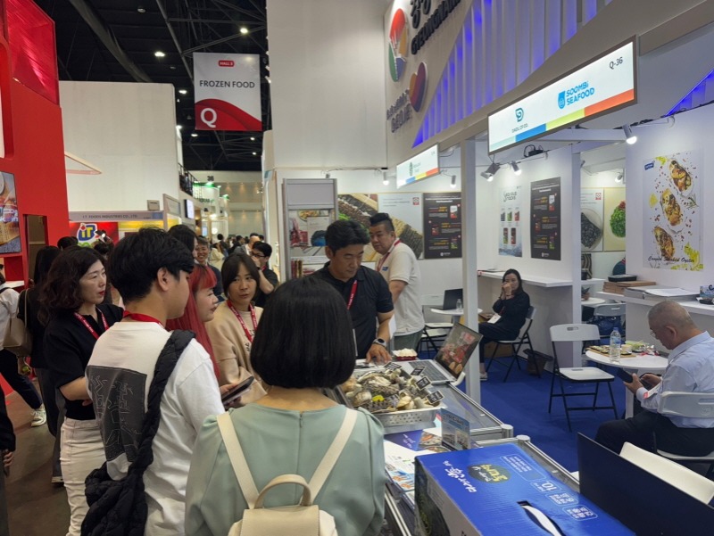 [크기변환]6-3. 관련사진(거제 농수산식품, 방콕을 사로잡다 2).jpeg