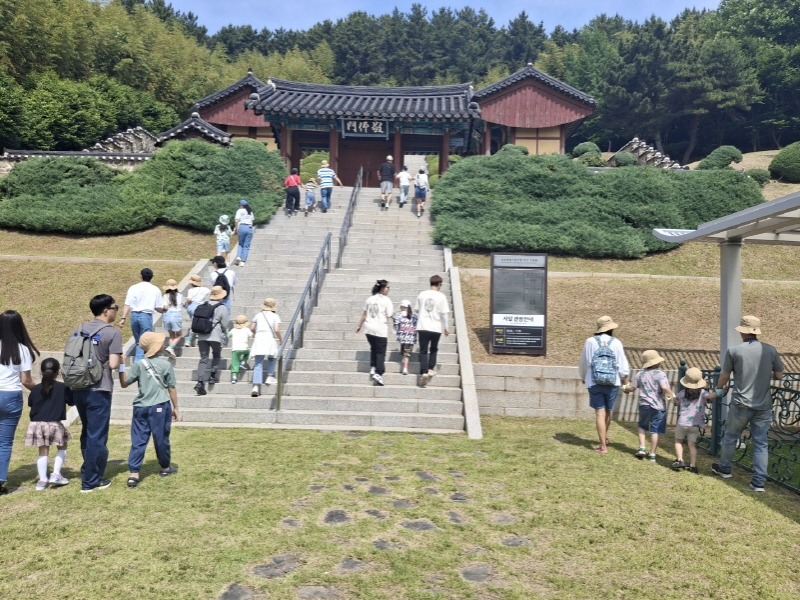 [크기변환]3-5. 관련사진(‘제63회 거제옥포대첩축제’ 사전행사 성황리에 개최 4 - 이순신을 찾아라).jpg