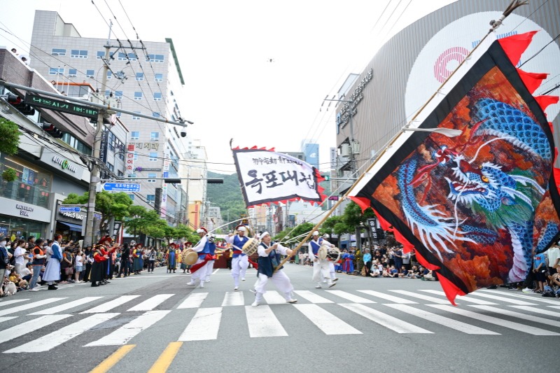 [크기변환]관련사진(제63회 거제옥포대첩축제 성료) (3).jpg