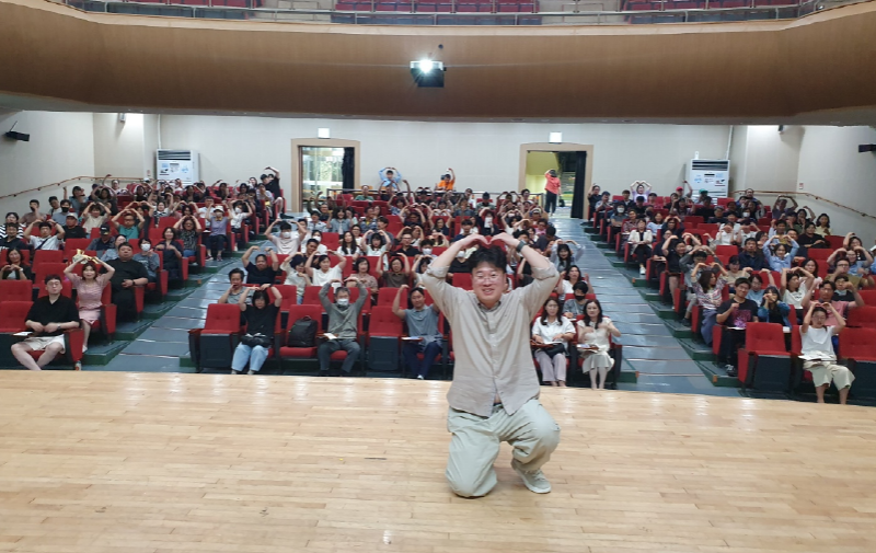 [크기변환]3-2. 관련사진(거제시, ‘2025년 거제시민자치대학’ 박정호 교수 강연 성료 1).png