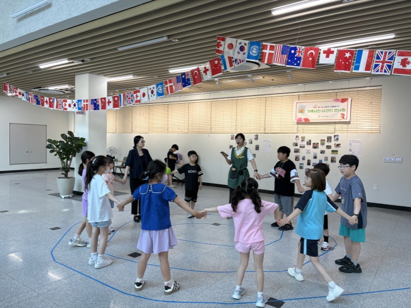 [크기변환]1-2. 보도사진(거제시가족센터， 거제대학교 자몽봉사단 기획 ‘매일매일 해피데이’ 개최).jpg