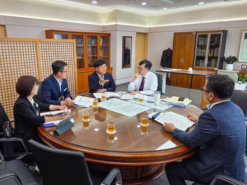 [크기변환]관련사진(거제시，주요 현안사업 건의 기획재정부 방문) (2).jpg