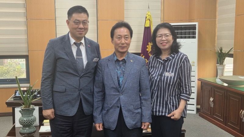 [크기변환]2-3. 관련사진(거제시 부시장， 상공회의소 방문해 지역경제 현안 청취).jpg