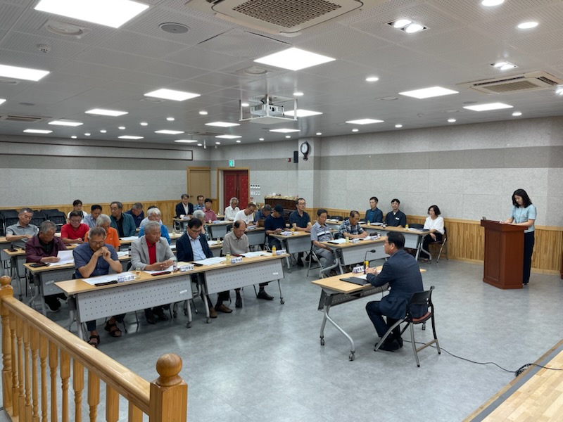 [크기변환]5-3. 관련사진(하청면， 박원석 면장 부임 후 첫 이장회의 개최 2).jpg