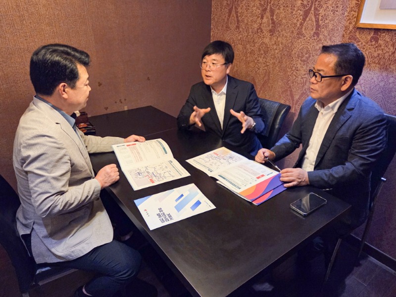 [크기변환]관련사진(변광용 거제시장, 대통령실 국회 잇따라 방문).jpg