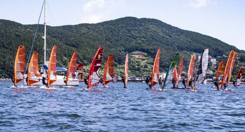 [크기변환]4-2. 관련사진(거제시， 제28회 거제시장기 전국윈드서핑대회 성료).jpg