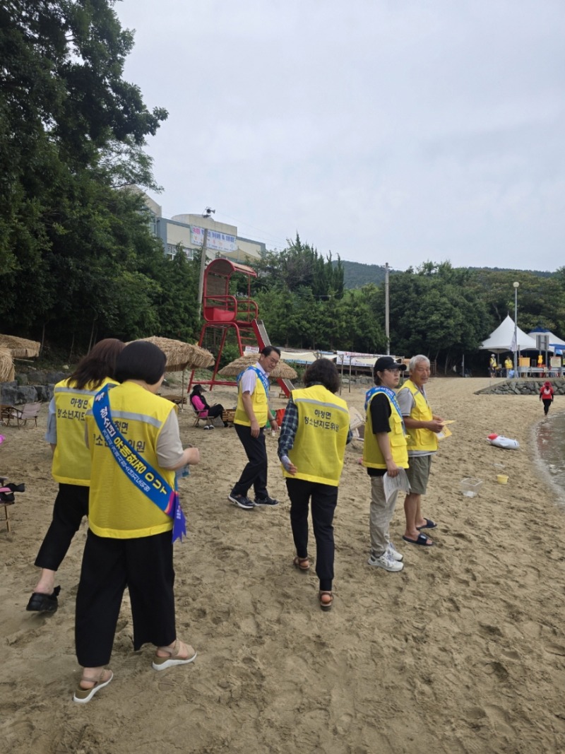 1-3. 보도사진(하청면 청소년지도협의회， 휴가철맞이 청소년 유해환경 점검 실시).jpeg