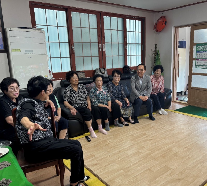 17-2. 옥포1동, 추석 앞두고 경로당 취약계층에 따뜻한 온정 전해.jpg