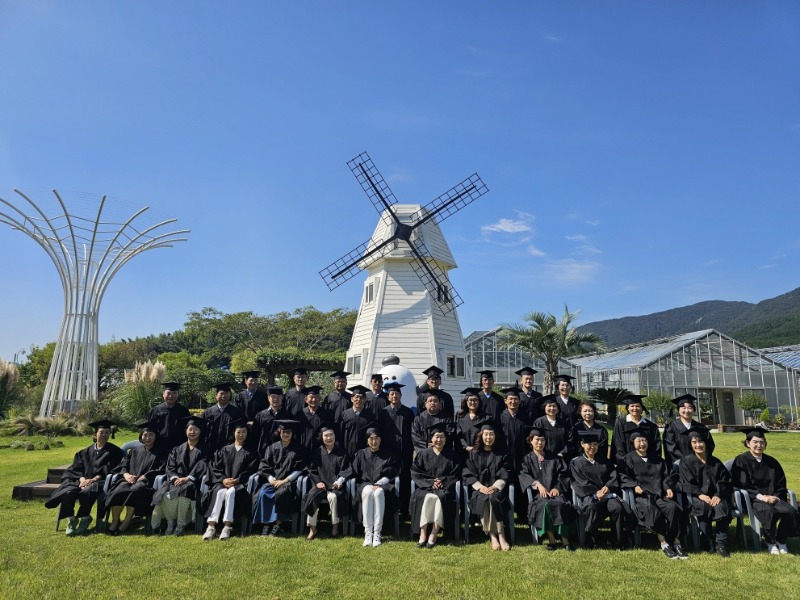 4-2. 보도자료 사진(제15기 수료식).jpg