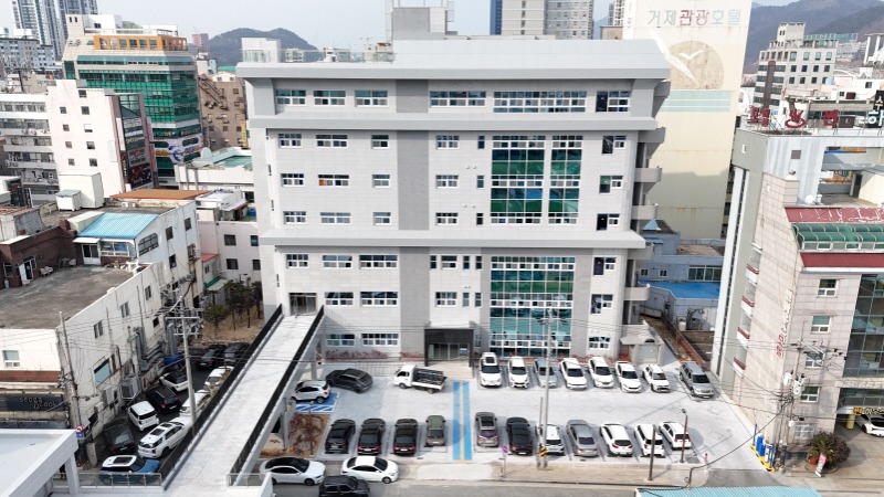 6-2. 상생협력상가 및 스마트지식기술창업센터 입주자 모집1 (거제 리본 플라자).JPG