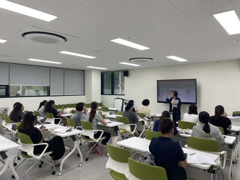 관련사진(거제시가족센터, 결혼이민자·외국인 대상 한국어 및 문화 교육 운영).jpg