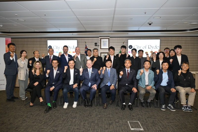 12-2. 사진1(거제시 호주 방문으로 복지 정책·해외시장 판로 새 길 모색)_라이드시 의회 방문.jpeg