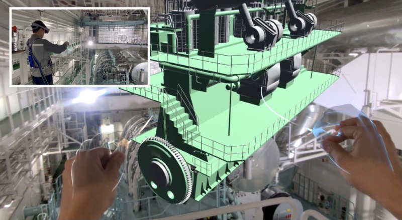 XR기술(갤럭시XR)을 활용해 선박 엔진을 검사하는 모습.jpg