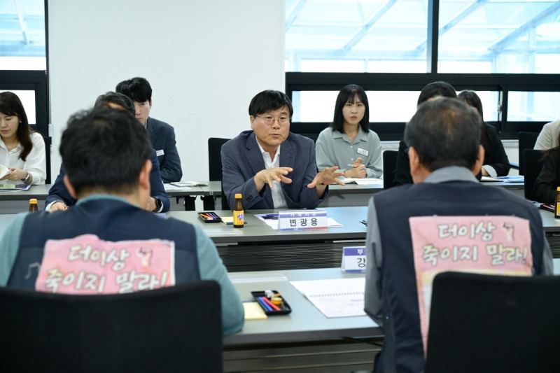 관련사진(2025.5.13. 변광용 거제시장, 거통고 조선하청지회 방문간담회).jpg