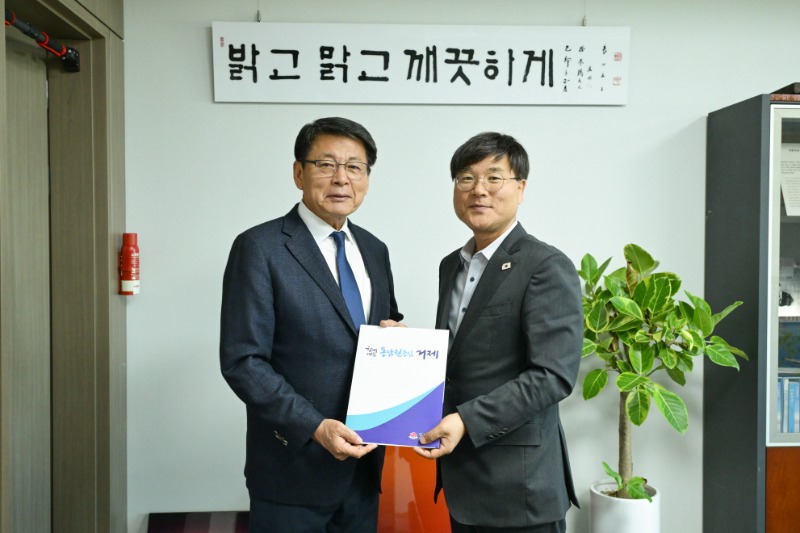 관련사진(남부내륙철도 착공식 거제 개최를 위한 광폭 행보) (2) 서삼석 최고위원.jpg