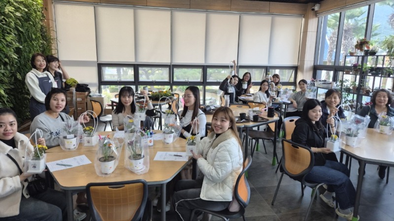 1-2. 제19회 거제섬꽃축제 글로벌 관람객 체험 프로그램 성황리에 종료 1.jpeg