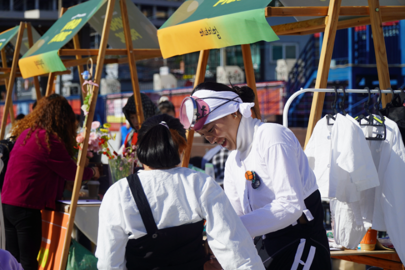 18-2. 보도사진(장승포 수변공원에서 열린‘호호피크닉’성황리 종료).png