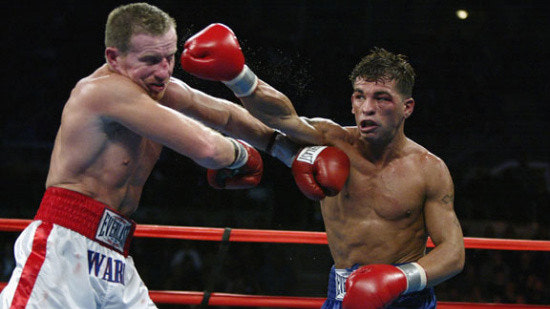 아투로 가티vs미키 워드 2차전.jpg